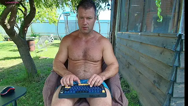 muscleangel18 Show in webcam