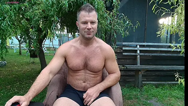 Show modela muscleangel18 na web-kameri