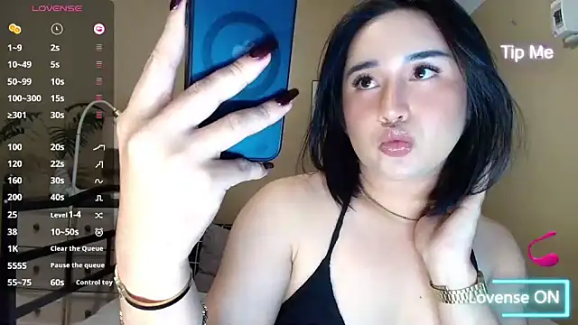 MarianeSaints Pertunjukan Webcam