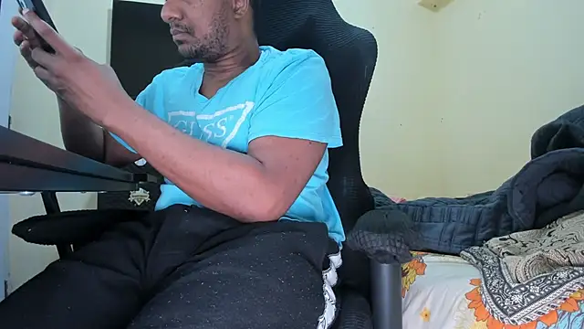 bigcockk23 webkamerás műsora