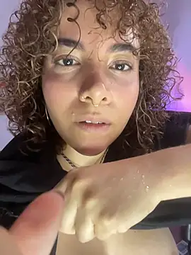 Emma_Wish Chat XXX in diretta