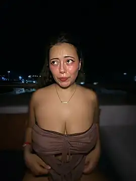 seraphine23 Show in webcam
