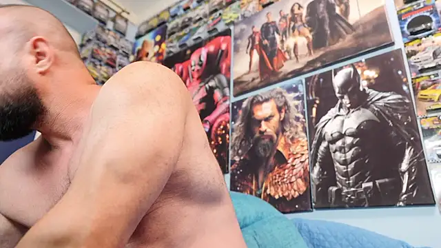 Muscle_Bear Webcam show