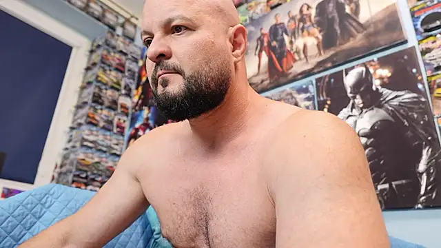 Pokazy przed kamerką – Muscle_Bear