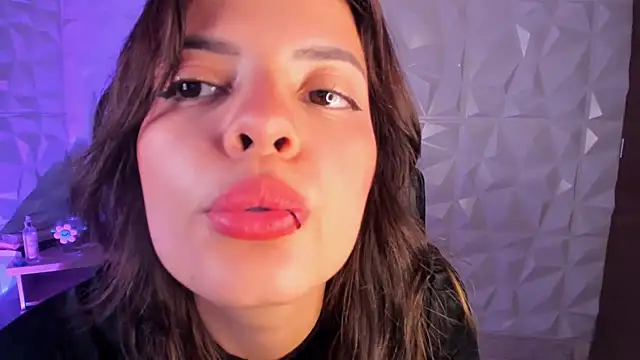 Chat XXX en directo de Abby_Saenz01