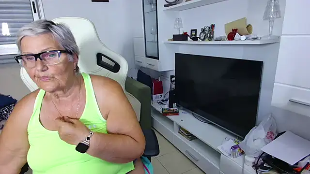 Selenna57's Live XXX Chat