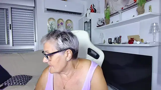 Chatroom XXX en direct de Selenna57