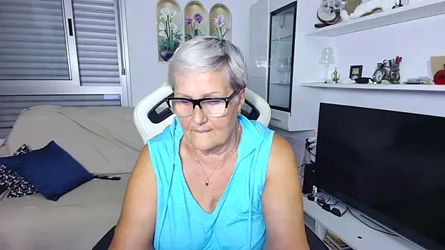 Selenna57 Show in webcam