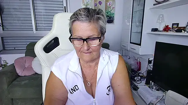 Selenna57 live XXX chat