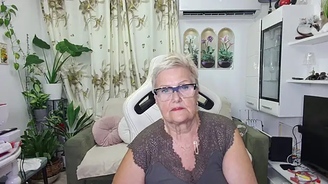 XXX chat uživo modela Selenna57