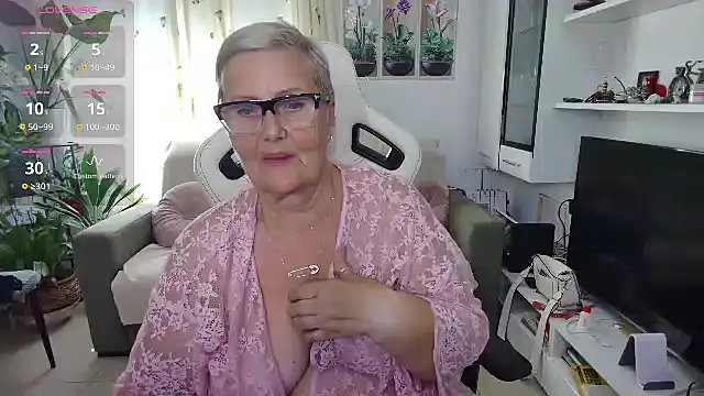 Selenna57's Webcam Show