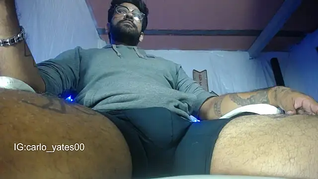 Carlo_yates live XXX chat