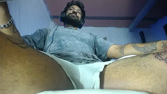 Carlo_yates লাইভ XXX চ্যাট