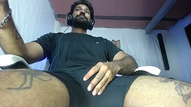 Carlo_yates Chat XXX live