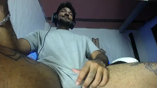 Carlo_yates Pertunjukan Webcam