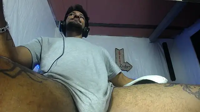 Carlo_yates – Naživo XXX chat