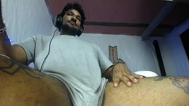 Carlo_yates' Live XXX Chat