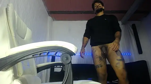 Carlo_yates Show Webcam