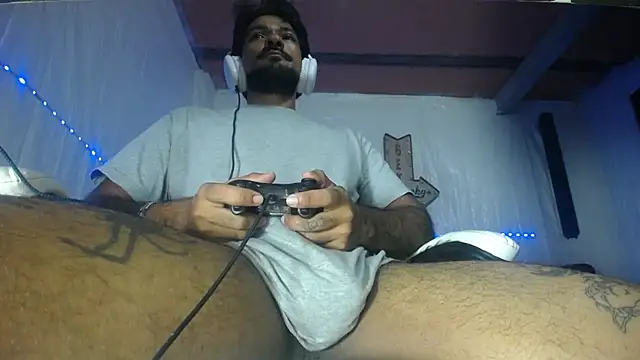 Carlo_yates live XXX chat