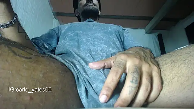 Carlo_yates live XXX chat