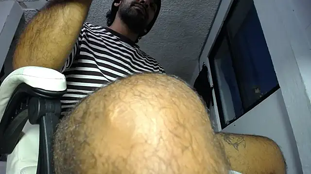Show modela Carlo_yates na web-kameri
