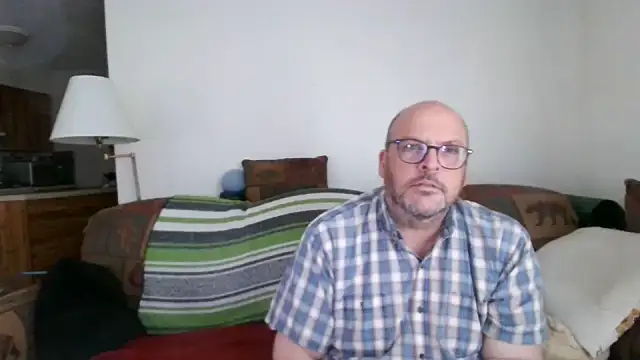 Ursulet_US: διαδικτυακό σόου στην κάμερα