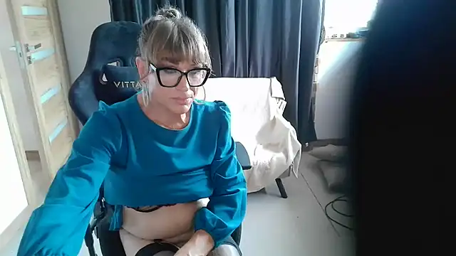 Show modela lilianashemale na web-kameri