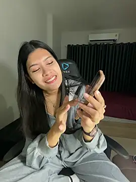 NaughtyKK_ Show in webcam