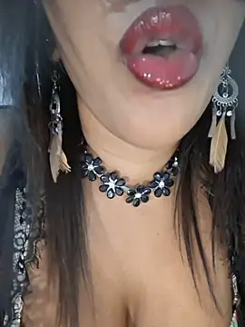 Pokazy przed kamerką – naughtyjaanu
