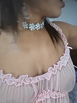 naughtyjaanuのウェブカメラショー