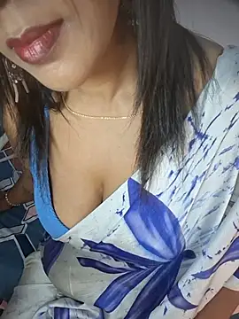 naughtyjaanu's Webcam Show