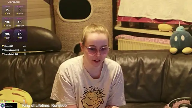 GamerGirl_Eve Pertunjukan Webcam