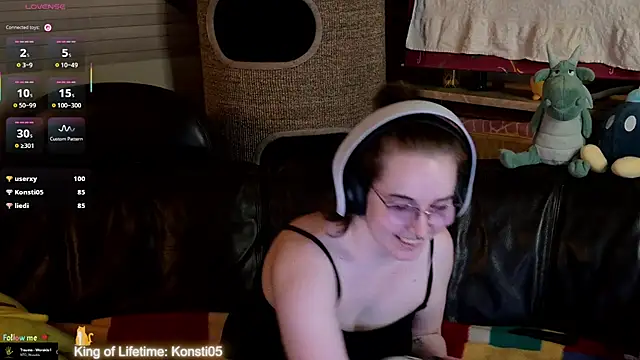 GamerGirl_Even Webbikameraesitys