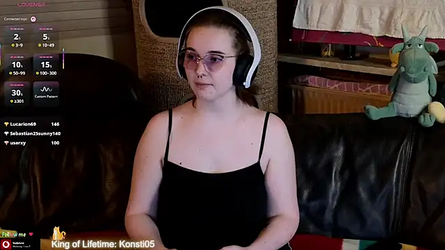 Show modela GamerGirl_Eve na web-kameri