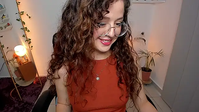 Cassandra_Caiin live XXX chat