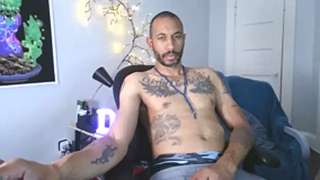 krat0s1 Show in webcam