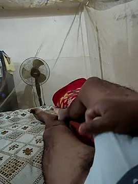 PIG_FUCKER_DADDY: διαδικτυακό σόου στην κάμερα