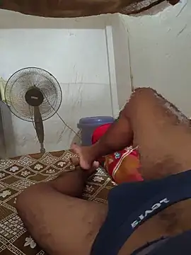 INDIAN_CHEESY-BOSSn Webbikameraesitys