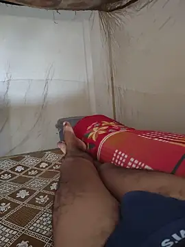 INDIAN_CHEESY-BOSS: διαδικτυακό σόου στην κάμερα