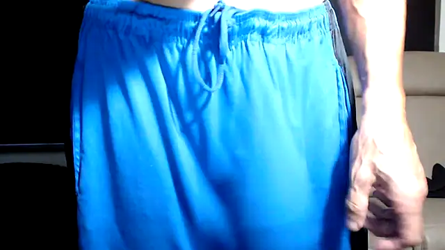 הופעת וובקאם של ThickD2C