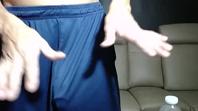 ThickD2C 在線直播表演
