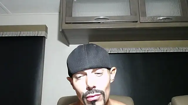 ThickD2C 在線直播表演