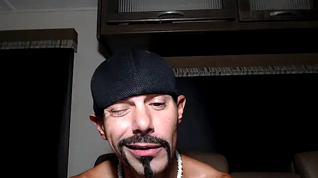 הופעת וובקאם של ThickD2C
