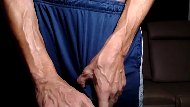 ThickD2C: διαδικτυακό σόου στην κάμερα