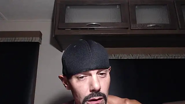 ThickD2C: διαδικτυακό σόου στην κάμερα