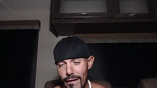 ThickD2C 在線直播表演