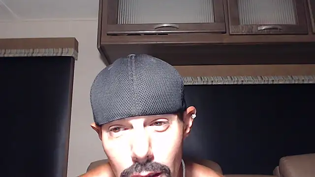 ThickD2C webkamerás műsora