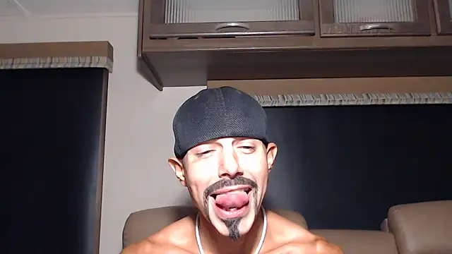ThickD2C webkamerás műsora