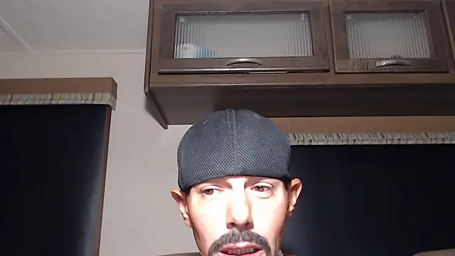 ThickD2C webkamerás műsora