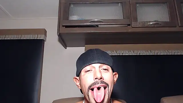 Pokazy przed kamerką – ThickD2C